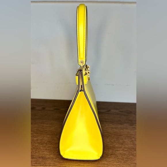Tory Burch Small Lee Radziwill Bag in Electric Yellow - Picture 5 of 12
